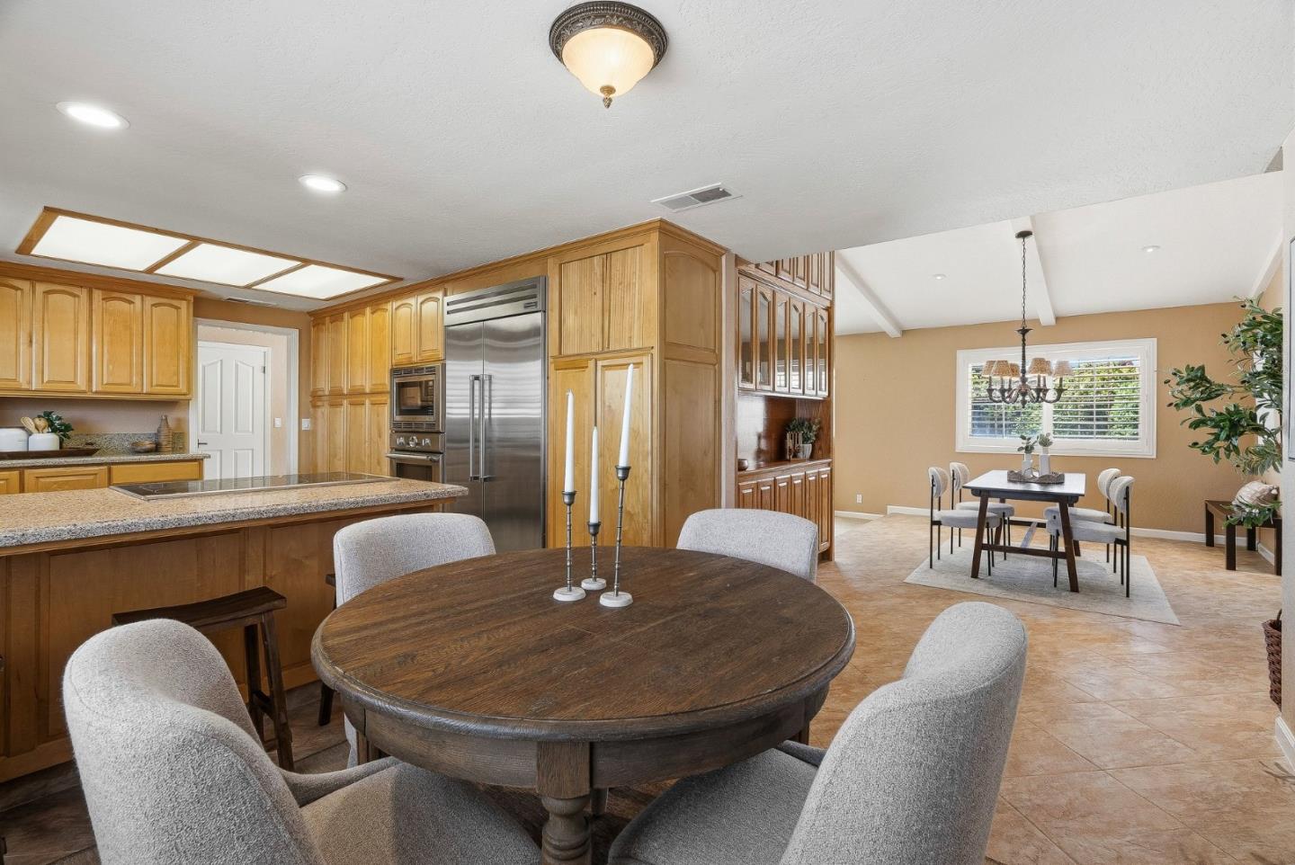 Detail Gallery Image 10 of 49 For 14850 Muleta Dr, Salinas,  CA 93908 - 4 Beds | 3 Baths