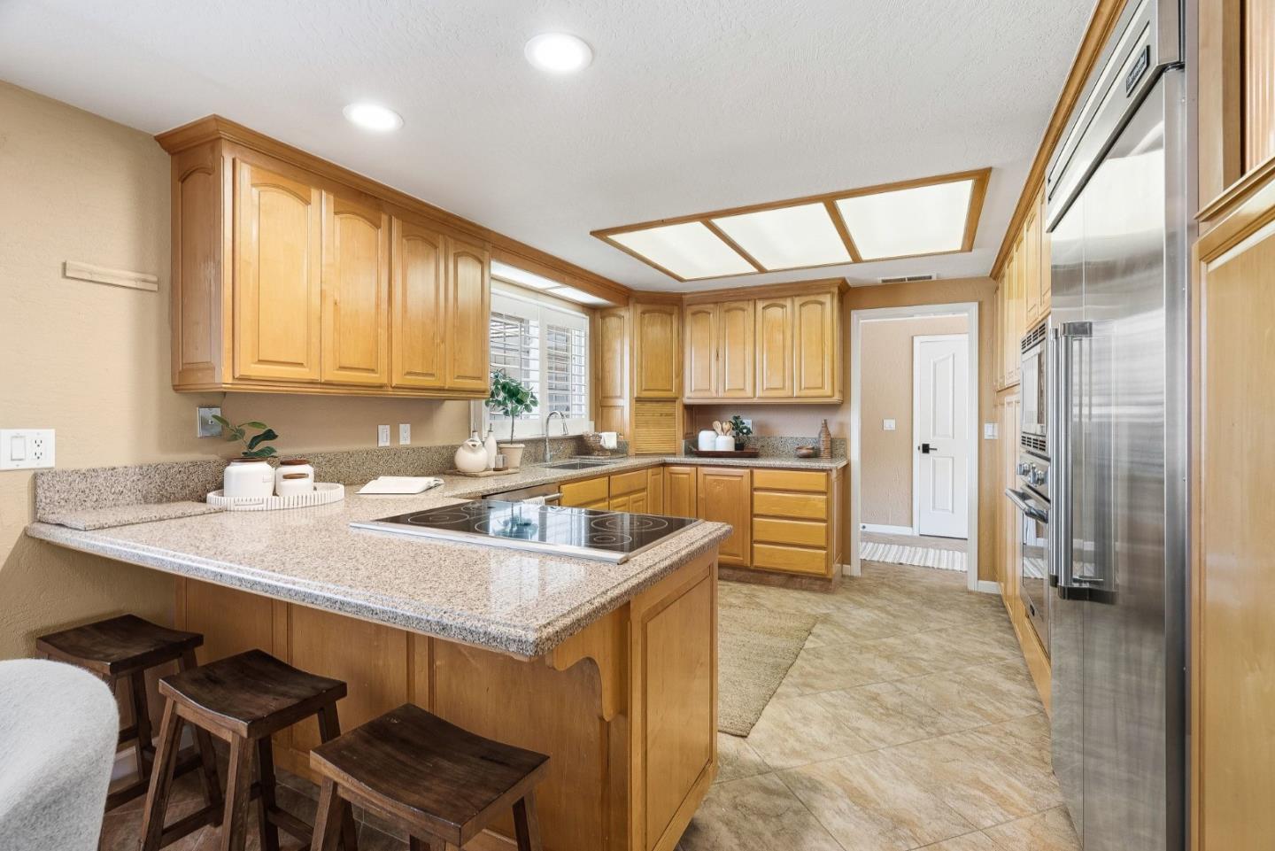 Detail Gallery Image 13 of 49 For 14850 Muleta Dr, Salinas,  CA 93908 - 4 Beds | 3 Baths