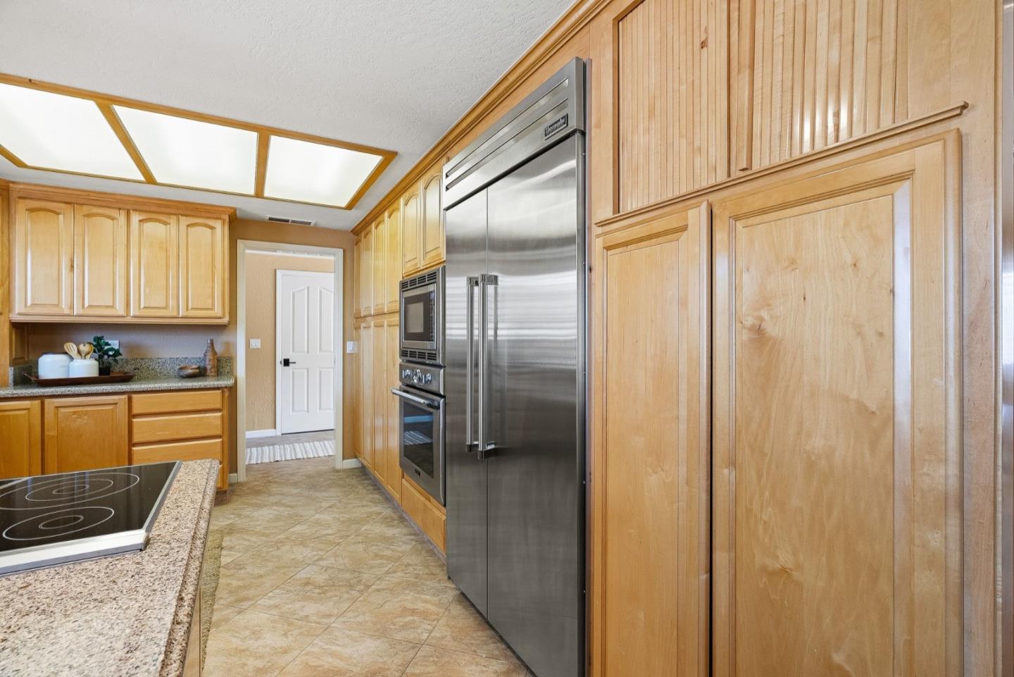 Detail Gallery Image 14 of 49 For 14850 Muleta Dr, Salinas,  CA 93908 - 4 Beds | 3 Baths