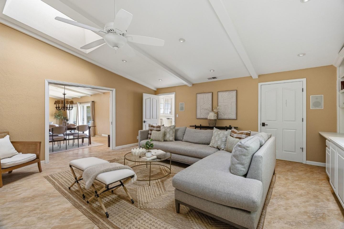 Detail Gallery Image 18 of 49 For 14850 Muleta Dr, Salinas,  CA 93908 - 4 Beds | 3 Baths