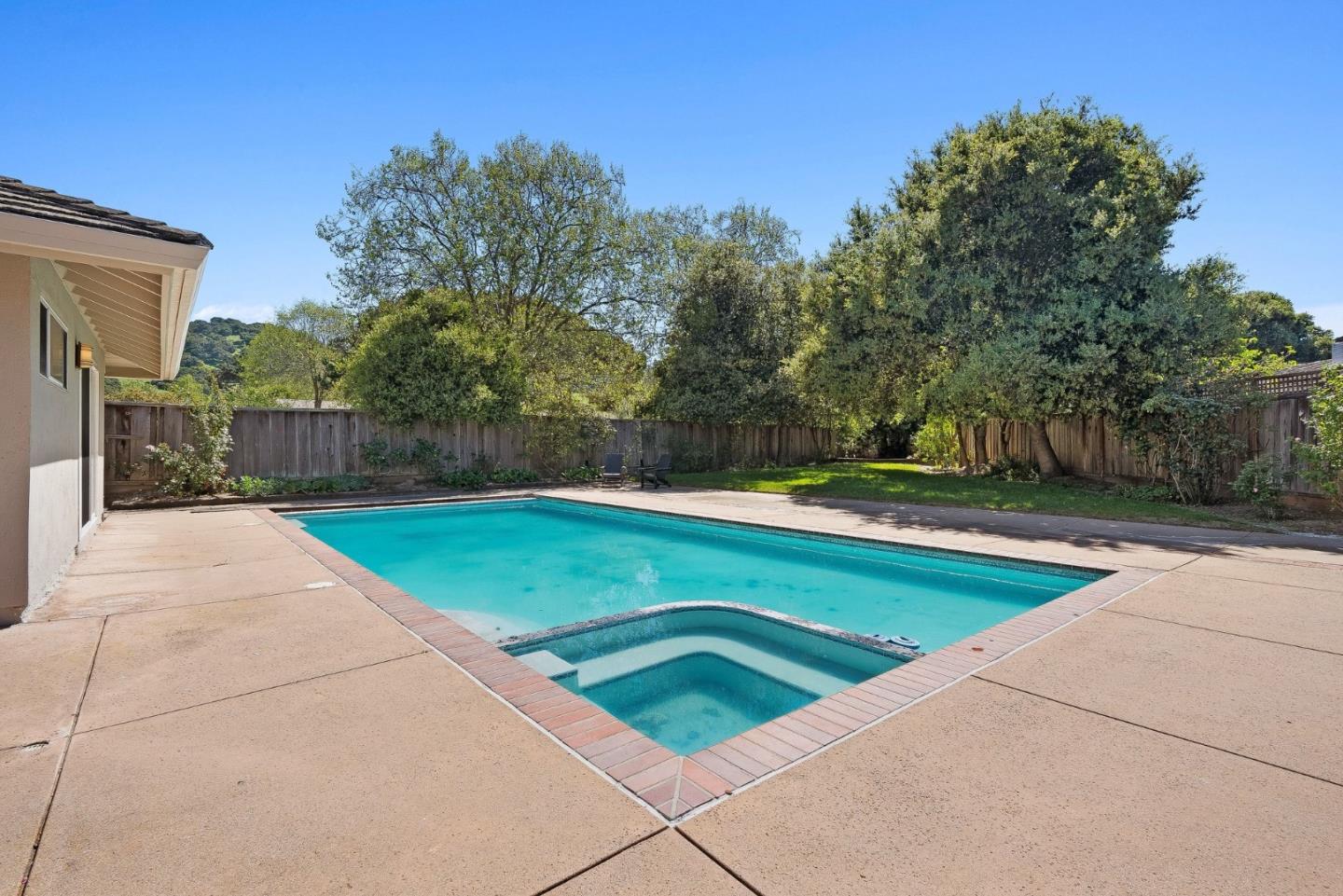 Detail Gallery Image 35 of 49 For 14850 Muleta Dr, Salinas,  CA 93908 - 4 Beds | 3 Baths