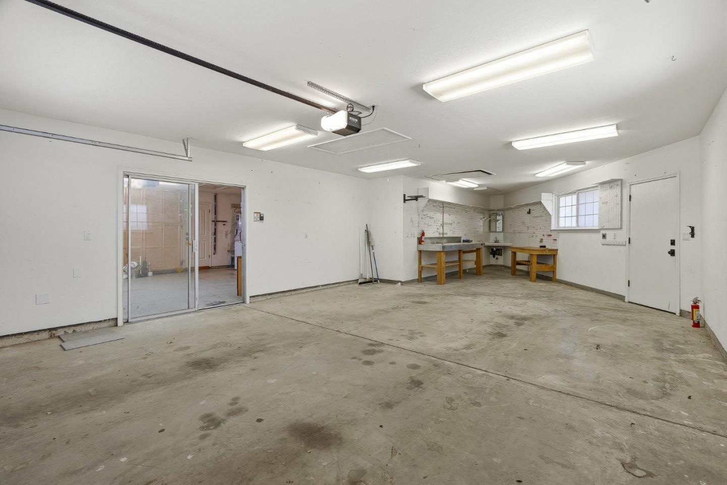 Detail Gallery Image 41 of 49 For 14850 Muleta Dr, Salinas,  CA 93908 - 4 Beds | 3 Baths