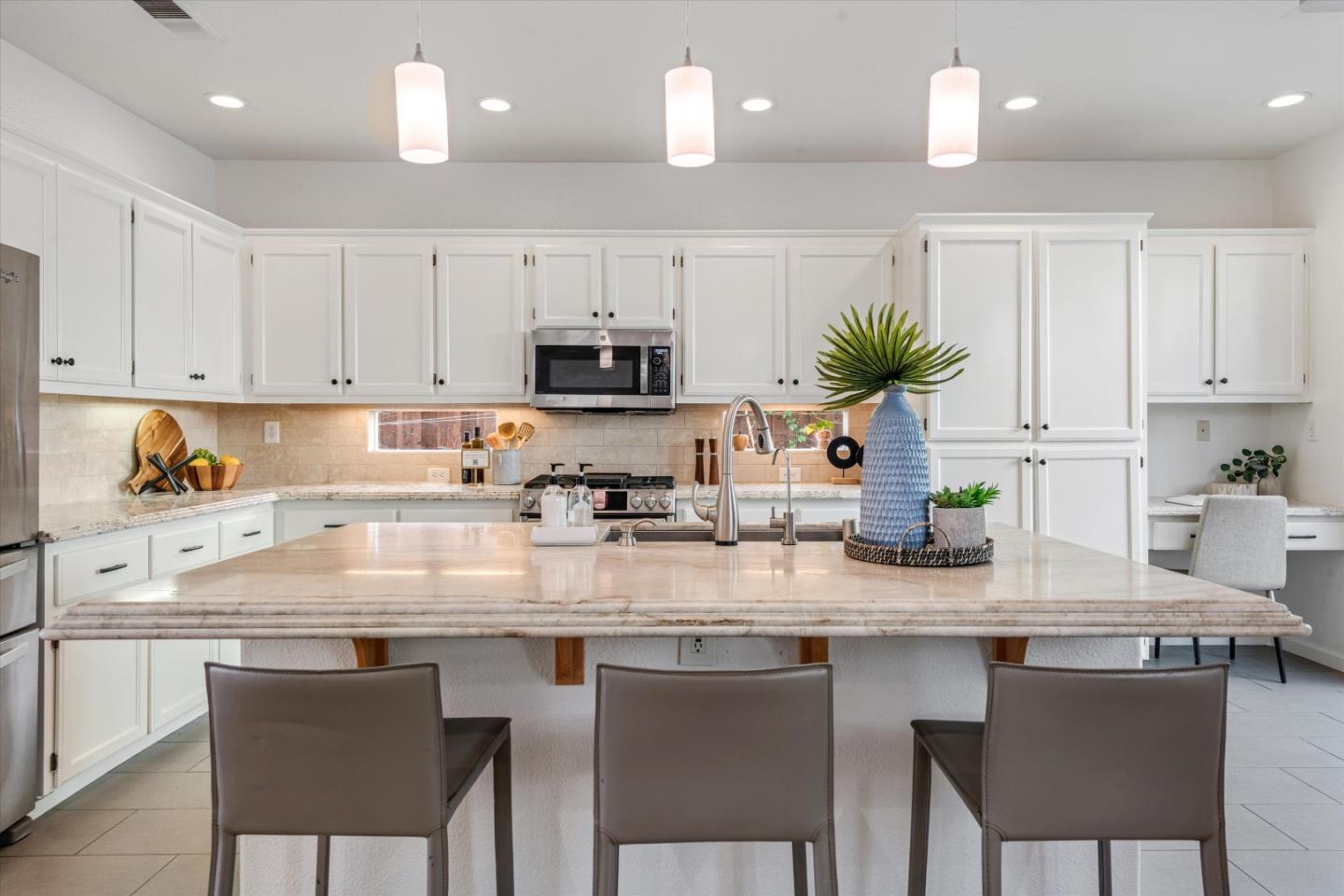 Detail Gallery Image 14 of 37 For 2231 Esperanca Ave, Santa Clara,  CA 95054 - 4 Beds | 3 Baths