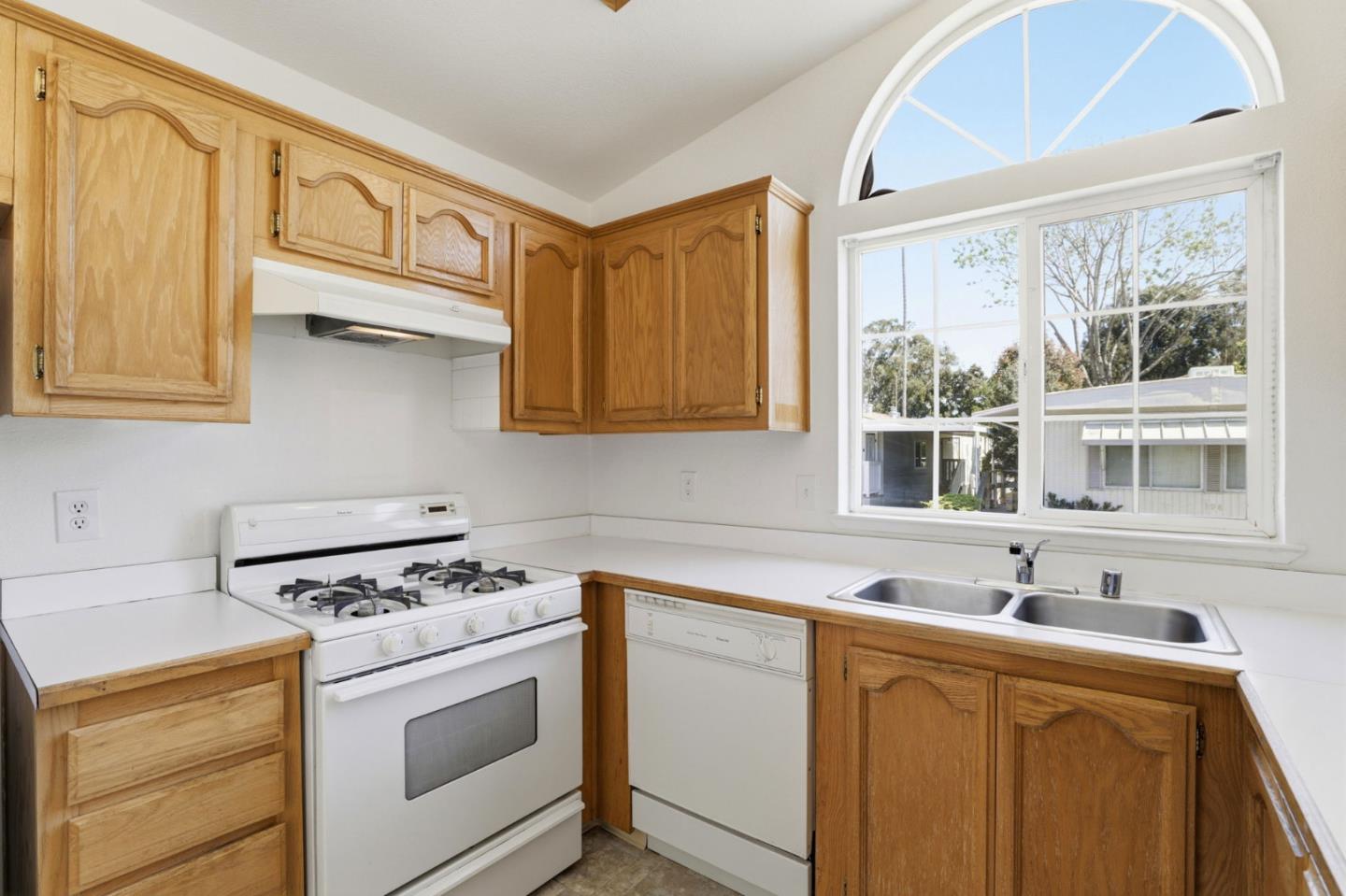 Detail Gallery Image 11 of 31 For 191 E El Camino Real #213,  Mountain View,  CA 94040 - 2 Beds | 2 Baths
