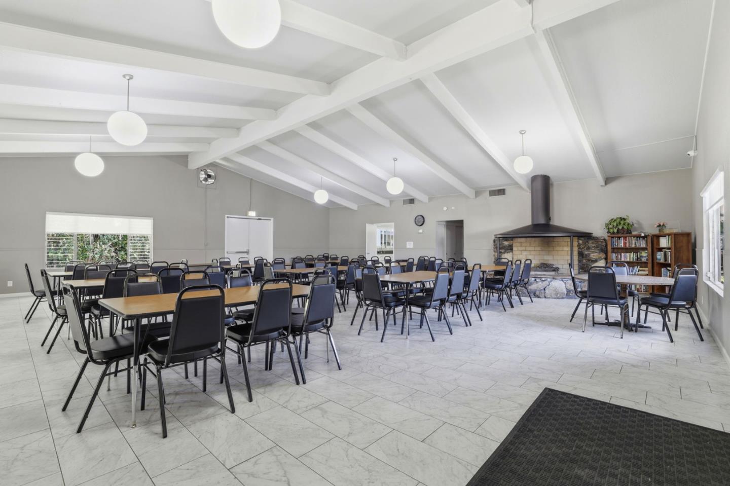 Detail Gallery Image 27 of 31 For 191 E El Camino Real #213,  Mountain View,  CA 94040 - 2 Beds | 2 Baths