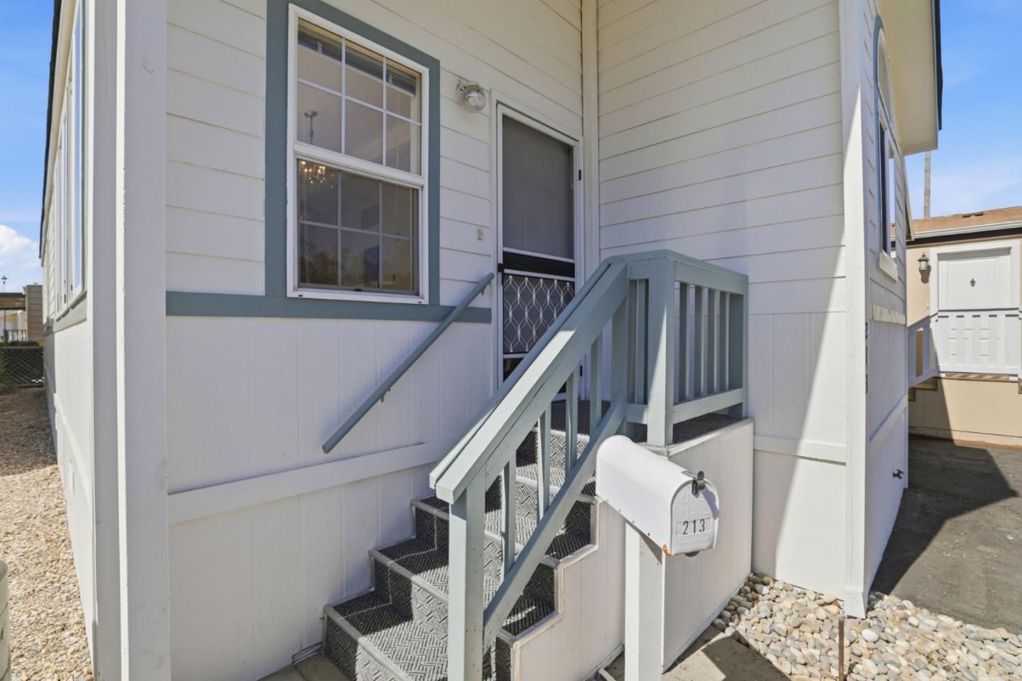 Detail Gallery Image 4 of 31 For 191 E El Camino Real #213,  Mountain View,  CA 94040 - 2 Beds | 2 Baths