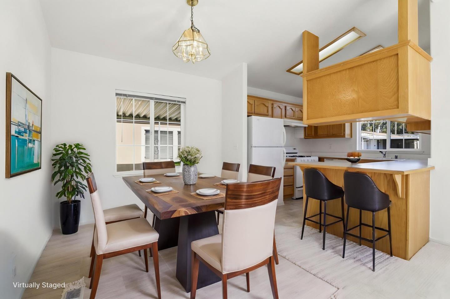 Detail Gallery Image 7 of 31 For 191 E El Camino Real #213,  Mountain View,  CA 94040 - 2 Beds | 2 Baths