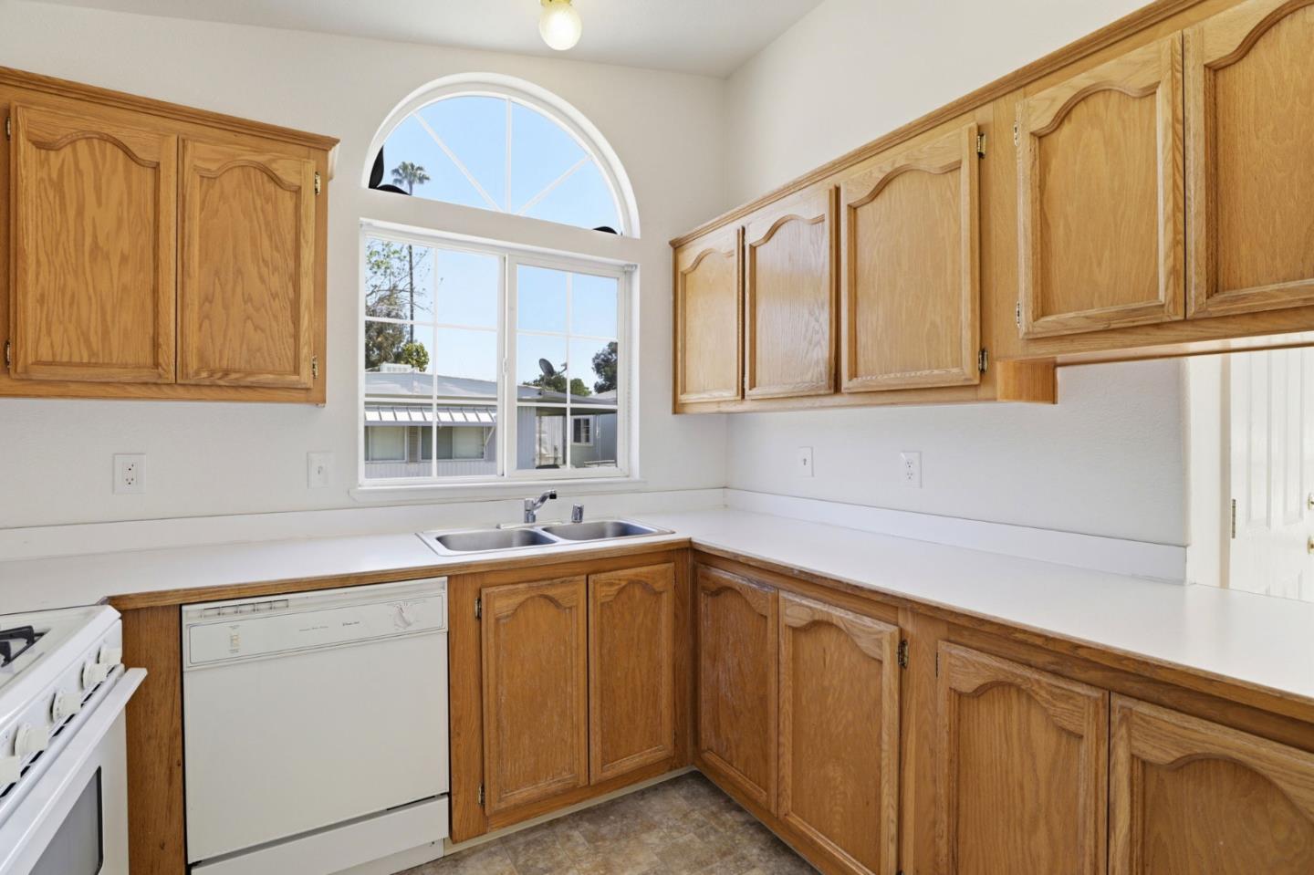 Detail Gallery Image 9 of 31 For 191 E El Camino Real #213,  Mountain View,  CA 94040 - 2 Beds | 2 Baths