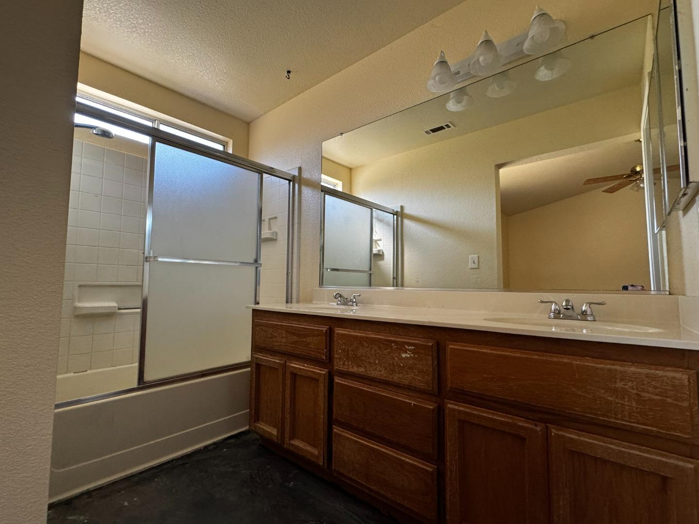 Detail Gallery Image 10 of 16 For 234 Oak View Ln, Oakley,  CA 94561 - 3 Beds | 2 Baths