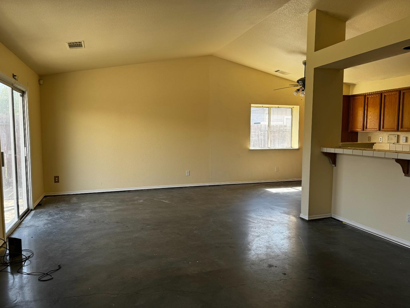 Detail Gallery Image 2 of 16 For 234 Oak View Ln, Oakley,  CA 94561 - 3 Beds | 2 Baths