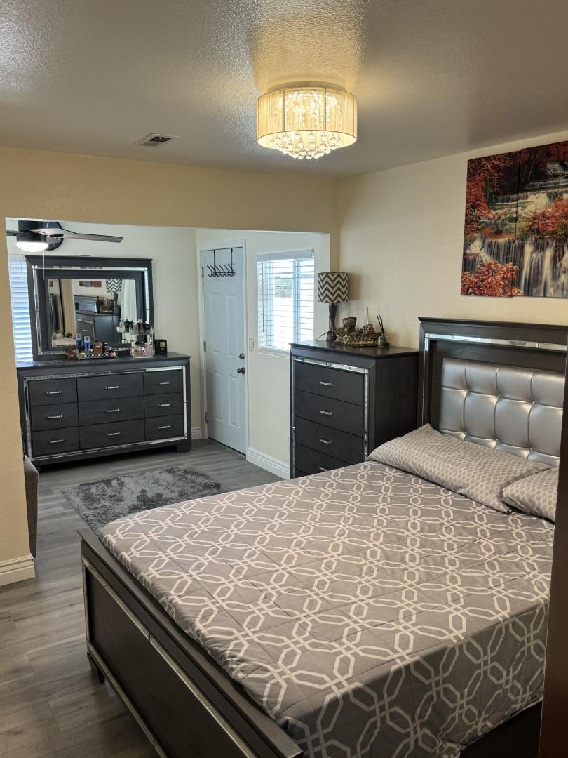 Detail Gallery Image 10 of 21 For 1231 Carmelo, Soledad,  CA 93960 - 6 Beds | 3 Baths