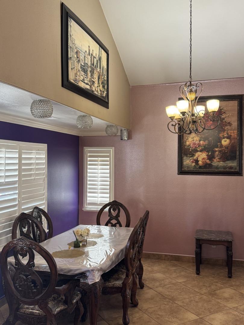 Detail Gallery Image 4 of 21 For 1231 Carmelo, Soledad,  CA 93960 - 6 Beds | 3 Baths