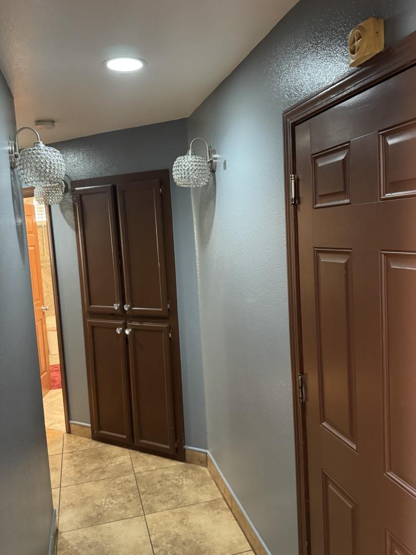 Detail Gallery Image 8 of 21 For 1231 Carmelo, Soledad,  CA 93960 - 6 Beds | 3 Baths