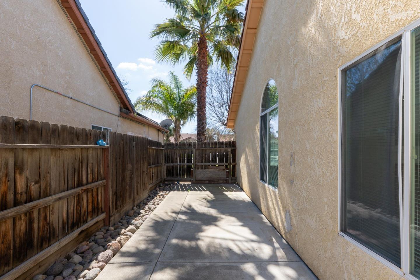 Detail Gallery Image 12 of 12 For 644 Winemaker St, Los Banos,  CA 93635 - 4 Beds | 2 Baths