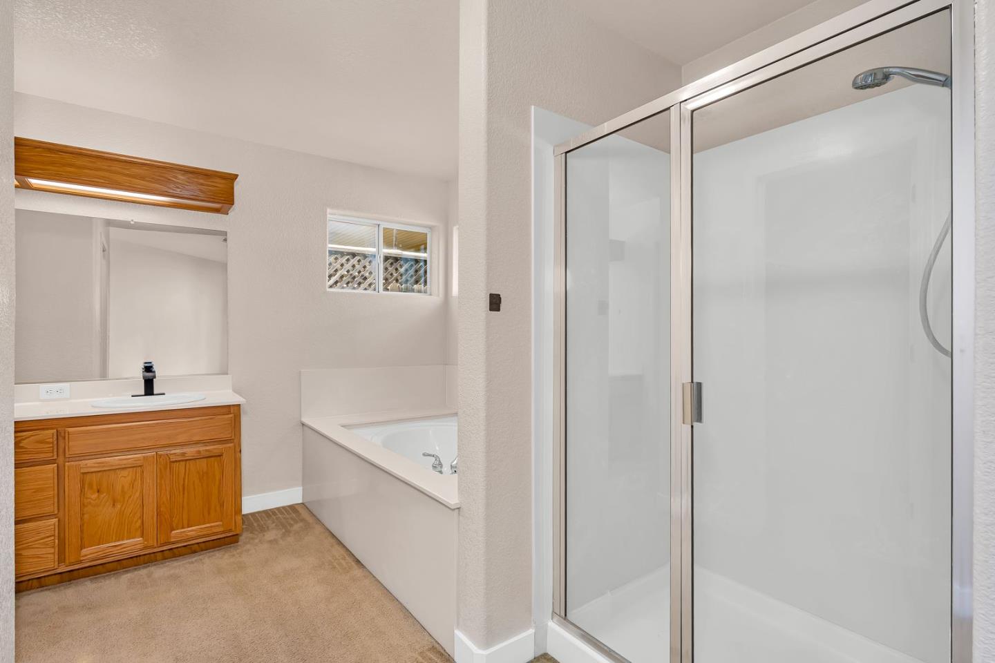 Detail Gallery Image 8 of 12 For 644 Winemaker St, Los Banos,  CA 93635 - 4 Beds | 2 Baths