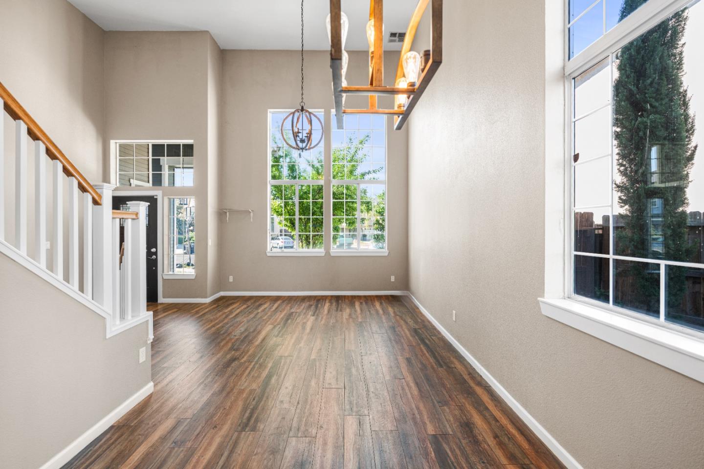 Detail Gallery Image 10 of 22 For 3330 Konig Ct, Stockton,  CA 95206 - 3 Beds | 2 Baths