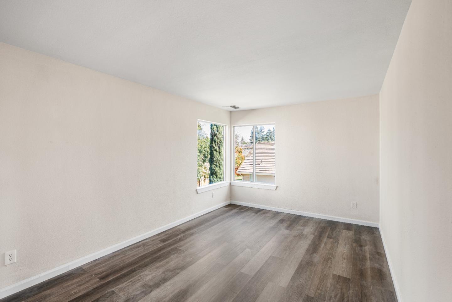 Detail Gallery Image 15 of 22 For 3330 Konig Ct, Stockton,  CA 95206 - 3 Beds | 2 Baths