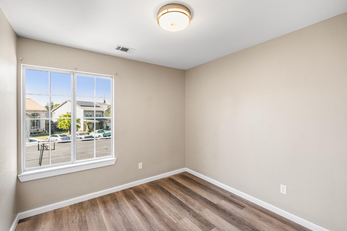 Detail Gallery Image 21 of 22 For 3330 Konig Ct, Stockton,  CA 95206 - 3 Beds | 2 Baths