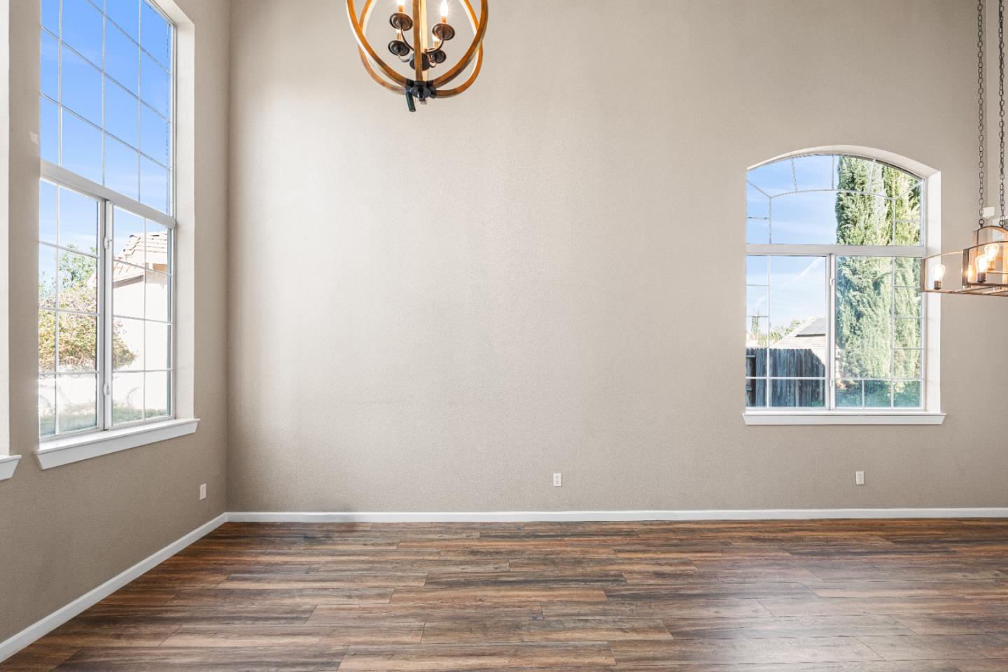 Detail Gallery Image 9 of 22 For 3330 Konig Ct, Stockton,  CA 95206 - 3 Beds | 2 Baths