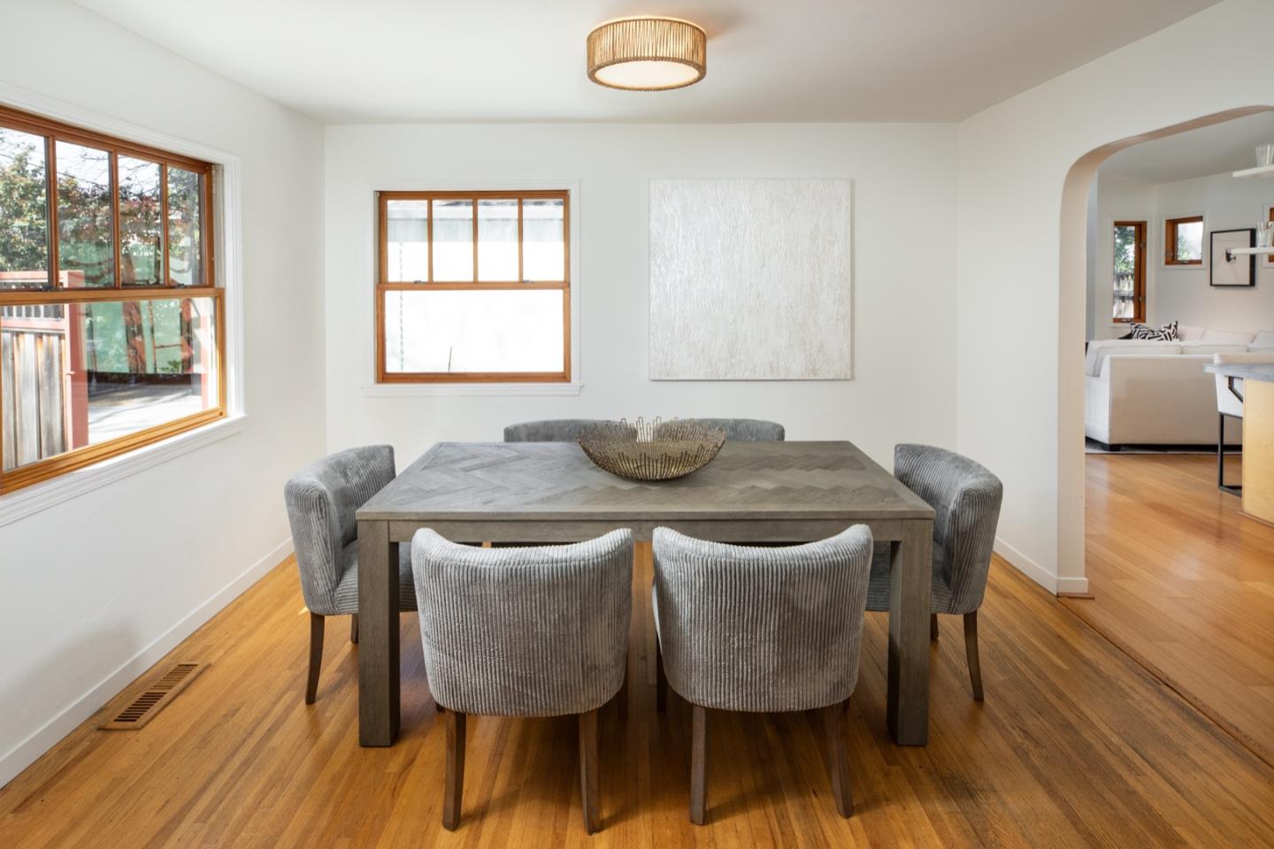 Detail Gallery Image 10 of 40 For 204 Princeton Rd, Menlo Park,  CA 94025 - 3 Beds | 2 Baths