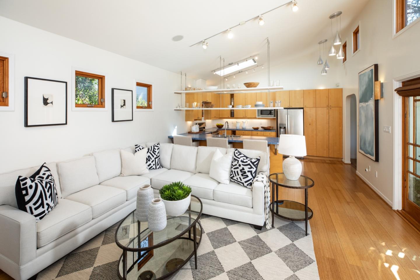 Detail Gallery Image 15 of 40 For 204 Princeton Rd, Menlo Park,  CA 94025 - 3 Beds | 2 Baths