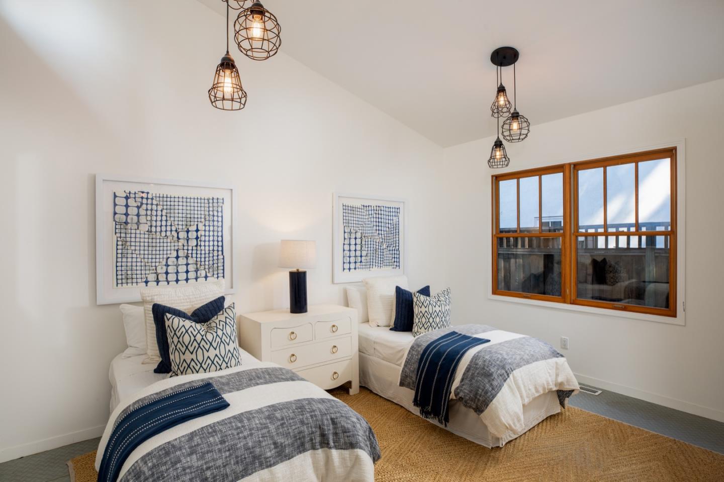 Detail Gallery Image 16 of 40 For 204 Princeton Rd, Menlo Park,  CA 94025 - 3 Beds | 2 Baths