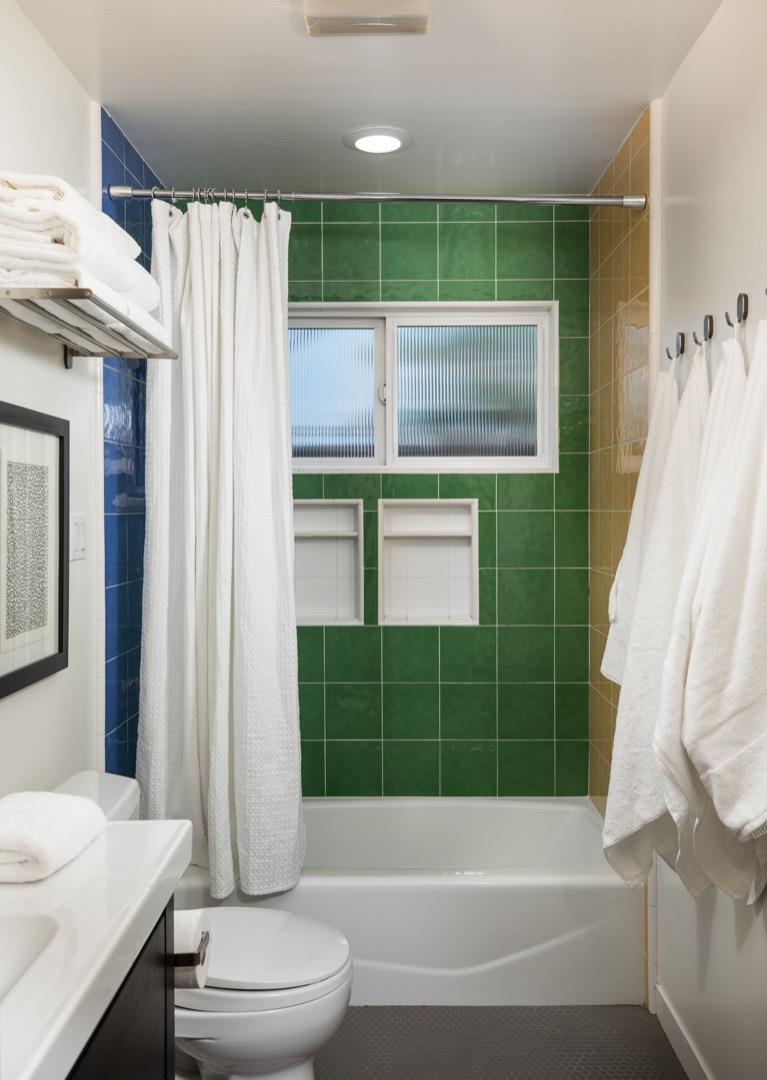 Detail Gallery Image 19 of 40 For 204 Princeton Rd, Menlo Park,  CA 94025 - 3 Beds | 2 Baths