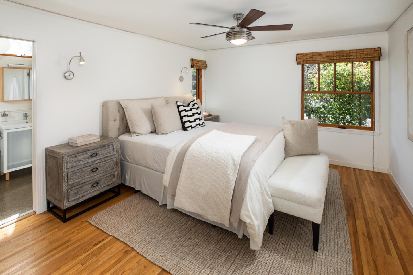 Detail Gallery Image 21 of 40 For 204 Princeton Rd, Menlo Park,  CA 94025 - 3 Beds | 2 Baths