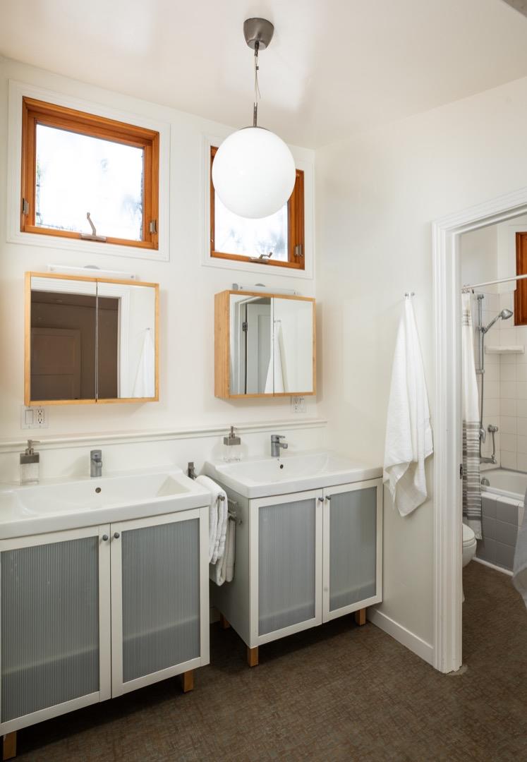 Detail Gallery Image 23 of 40 For 204 Princeton Rd, Menlo Park,  CA 94025 - 3 Beds | 2 Baths