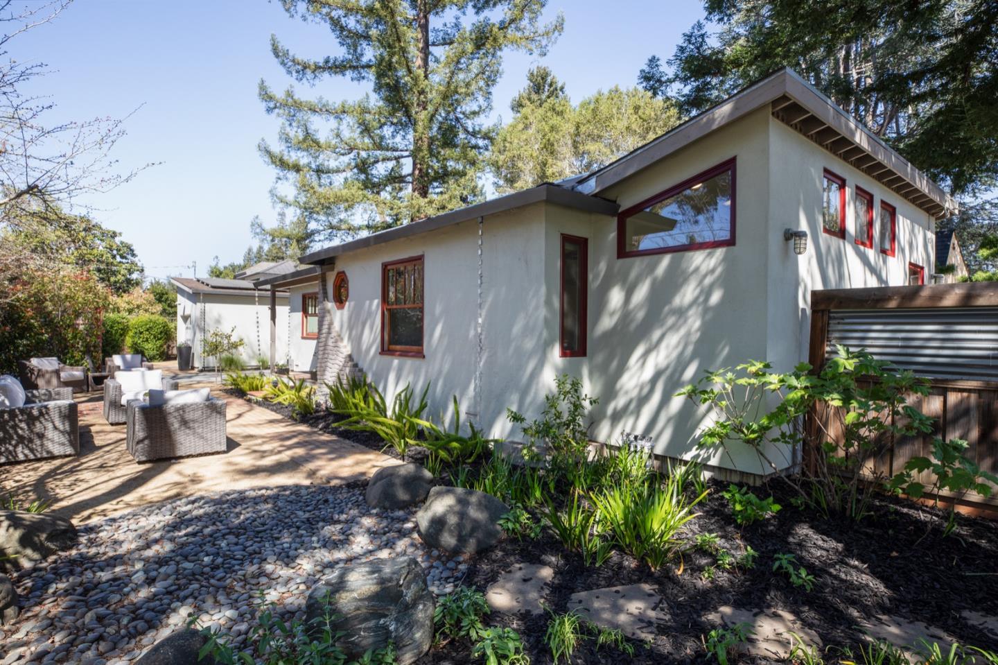 Detail Gallery Image 39 of 40 For 204 Princeton Rd, Menlo Park,  CA 94025 - 3 Beds | 2 Baths