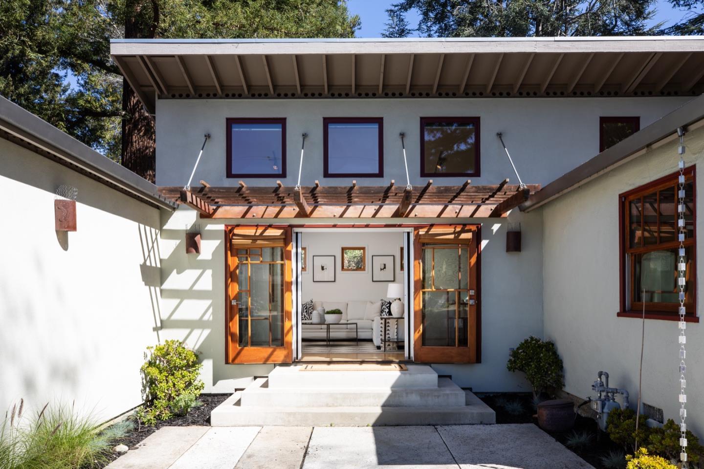 Detail Gallery Image 5 of 40 For 204 Princeton Rd, Menlo Park,  CA 94025 - 3 Beds | 2 Baths