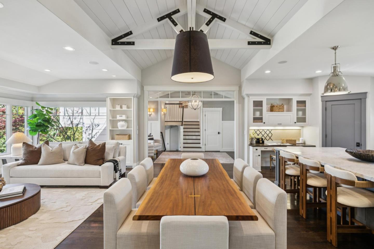 Detail Gallery Image 11 of 49 For 1030 Deanna Dr, Menlo Park,  CA 94025 - 4 Beds | 2/1 Baths