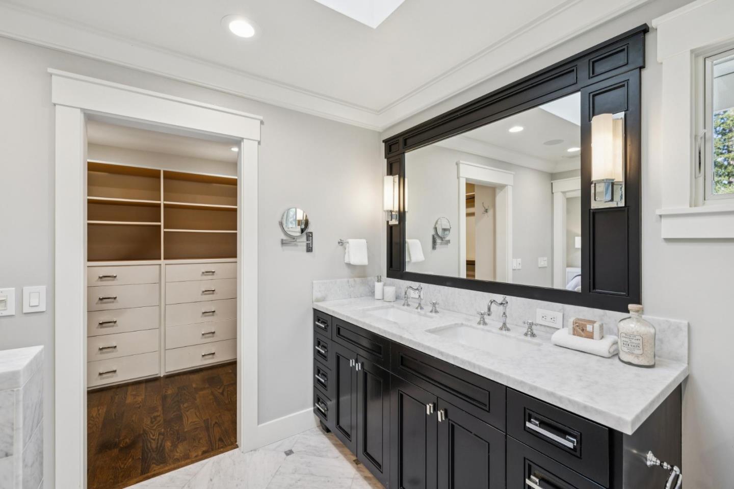 Detail Gallery Image 22 of 49 For 1030 Deanna Dr, Menlo Park,  CA 94025 - 4 Beds | 2/1 Baths