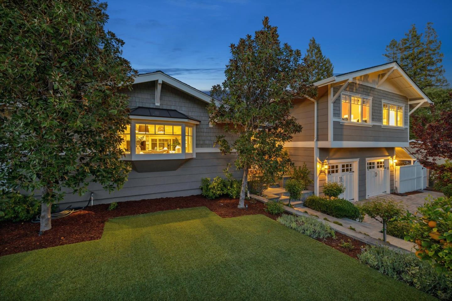 Detail Gallery Image 3 of 49 For 1030 Deanna Dr, Menlo Park,  CA 94025 - 4 Beds | 2/1 Baths