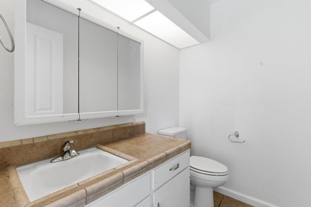 Detail Gallery Image 16 of 37 For 480 Ridgemark Dr, Hollister,  CA 95023 - 3 Beds | 2/1 Baths