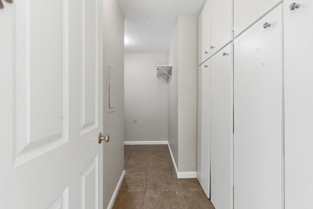 Detail Gallery Image 17 of 37 For 480 Ridgemark Dr, Hollister,  CA 95023 - 3 Beds | 2/1 Baths