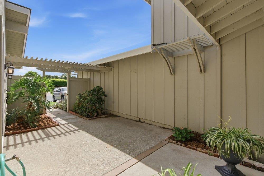 Detail Gallery Image 4 of 37 For 480 Ridgemark Dr, Hollister,  CA 95023 - 3 Beds | 2/1 Baths