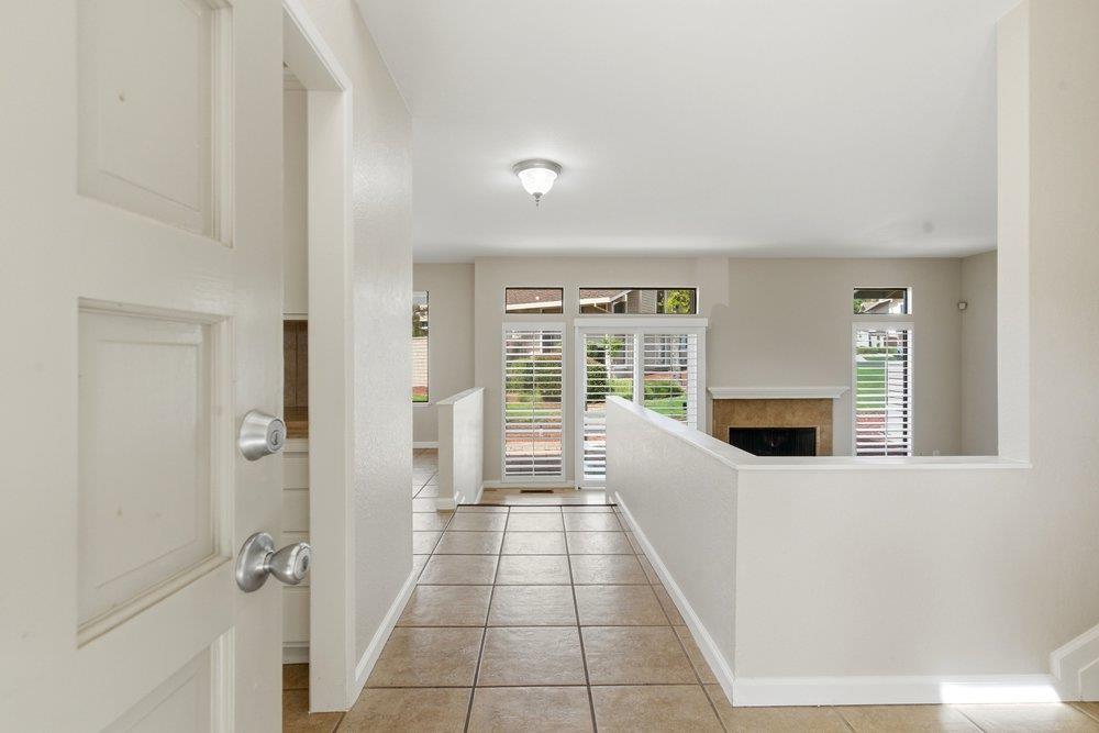 Detail Gallery Image 6 of 37 For 480 Ridgemark Dr, Hollister,  CA 95023 - 3 Beds | 2/1 Baths