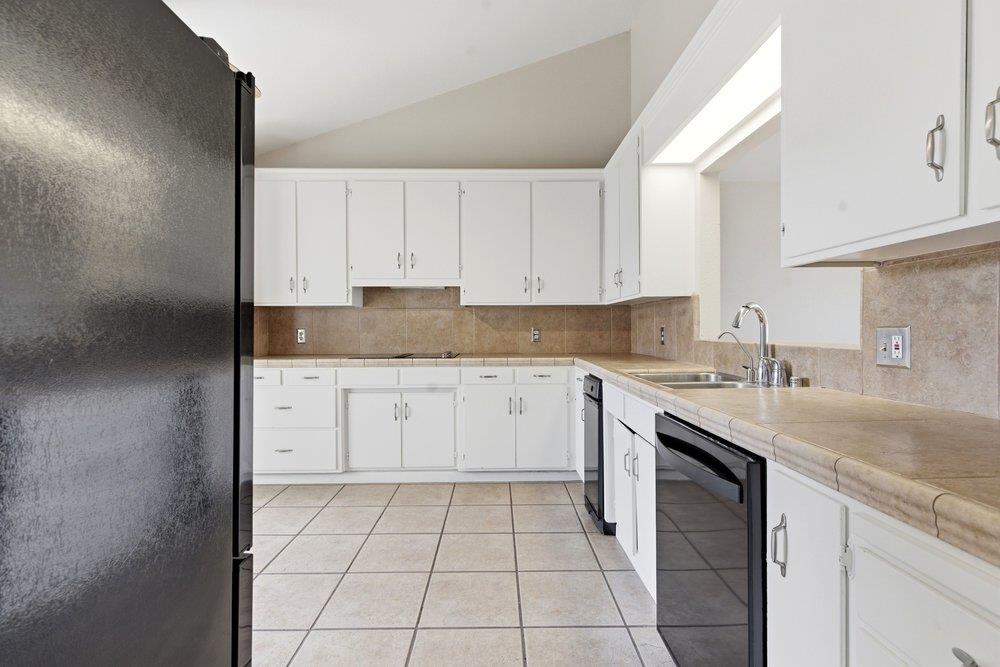 Detail Gallery Image 7 of 37 For 480 Ridgemark Dr, Hollister,  CA 95023 - 3 Beds | 2/1 Baths