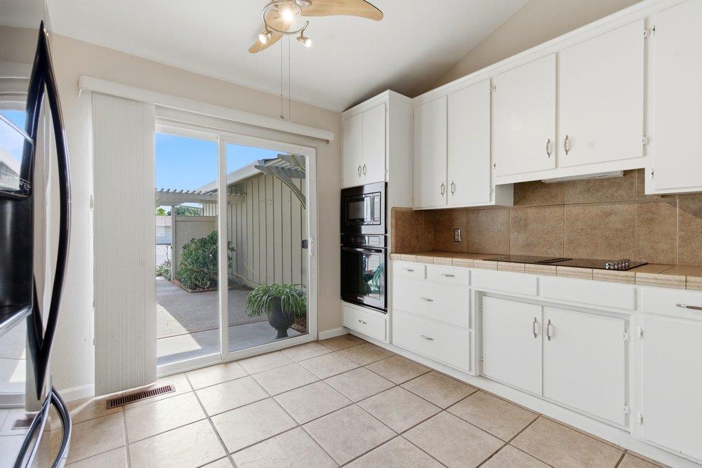Detail Gallery Image 8 of 37 For 480 Ridgemark Dr, Hollister,  CA 95023 - 3 Beds | 2/1 Baths