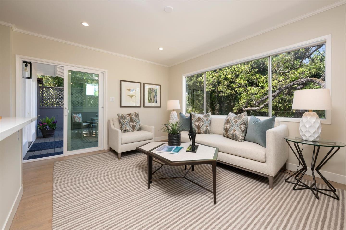 Detail Gallery Image 8 of 22 For 370 Parrott Dr, San Mateo,  CA 94402 - 4 Beds | 3 Baths