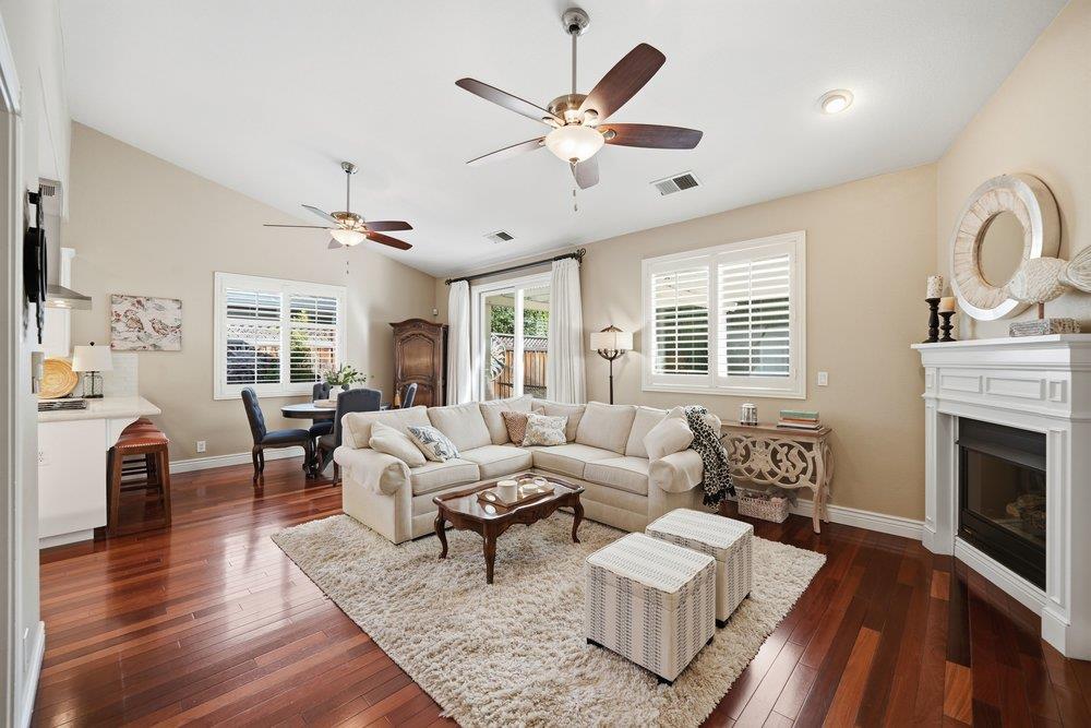 Detail Gallery Image 4 of 33 For 630 Calle Viento, Morgan Hill,  CA 95037 - 3 Beds | 2 Baths