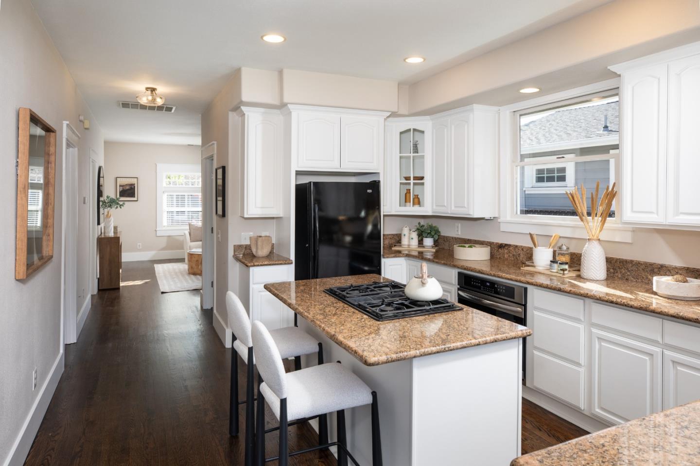 Detail Gallery Image 11 of 24 For 111 N Willard Ave, San Jose,  CA 95126 - 2 Beds | 1 Baths