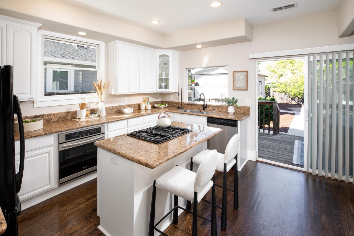 Detail Gallery Image 14 of 24 For 111 N Willard Ave, San Jose,  CA 95126 - 2 Beds | 1 Baths