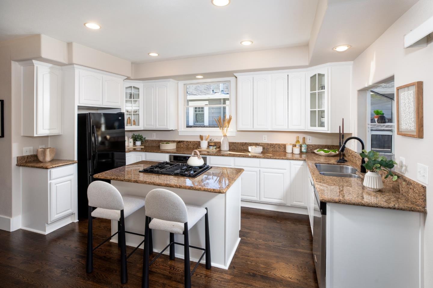 Detail Gallery Image 9 of 24 For 111 N Willard Ave, San Jose,  CA 95126 - 2 Beds | 1 Baths