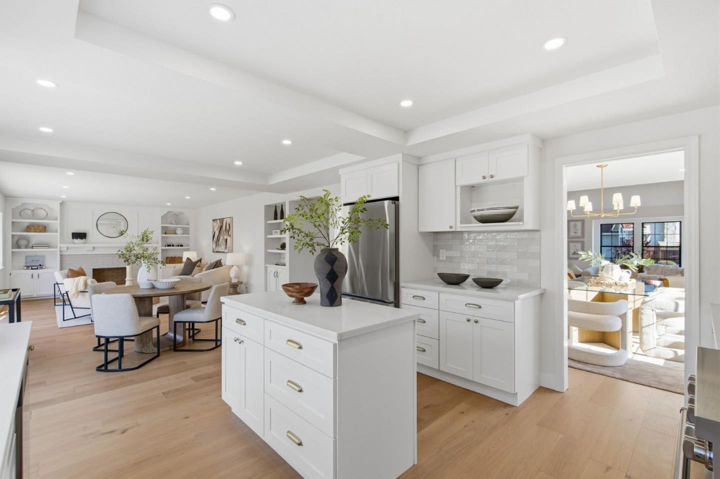 Detail Gallery Image 15 of 67 For 269 Woodbridge Cir, San Mateo,  CA 94403 - 4 Beds | 3 Baths