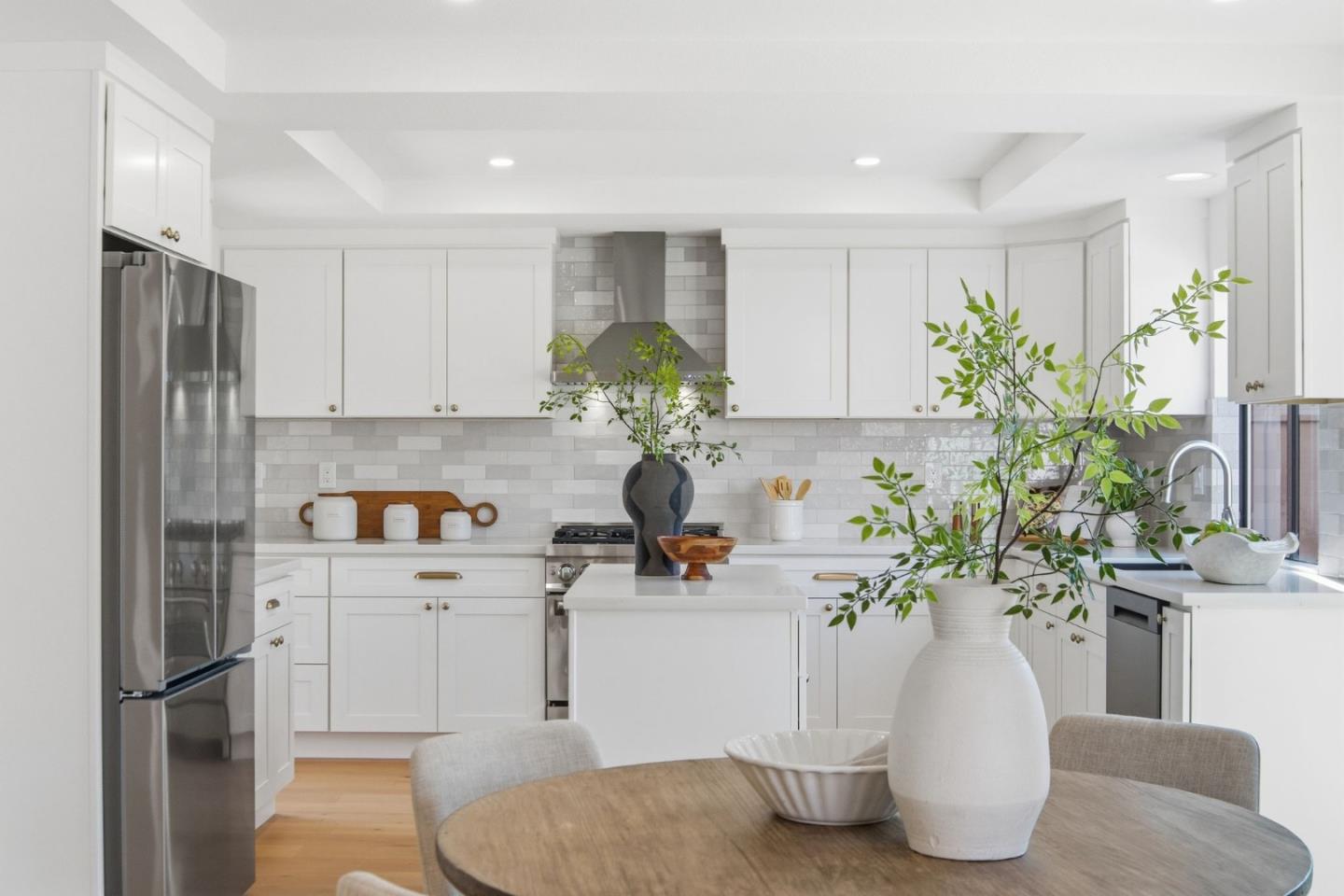 Detail Gallery Image 16 of 67 For 269 Woodbridge Cir, San Mateo,  CA 94403 - 4 Beds | 3 Baths