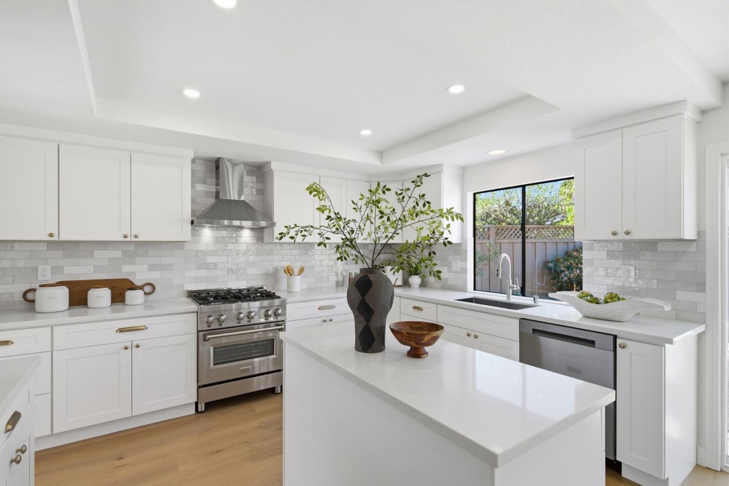 Detail Gallery Image 18 of 67 For 269 Woodbridge Cir, San Mateo,  CA 94403 - 4 Beds | 3 Baths