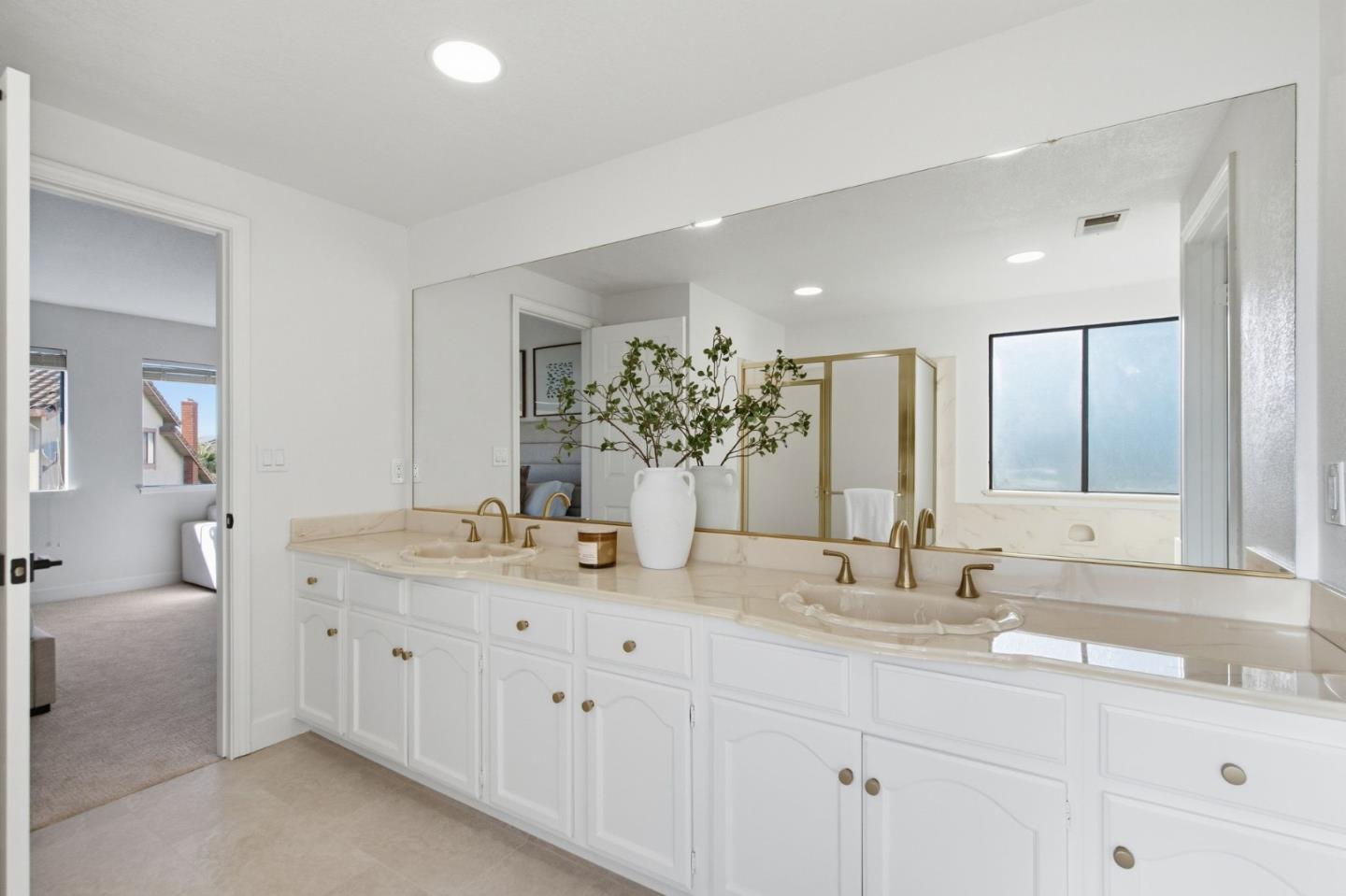 Detail Gallery Image 34 of 67 For 269 Woodbridge Cir, San Mateo,  CA 94403 - 4 Beds | 3 Baths