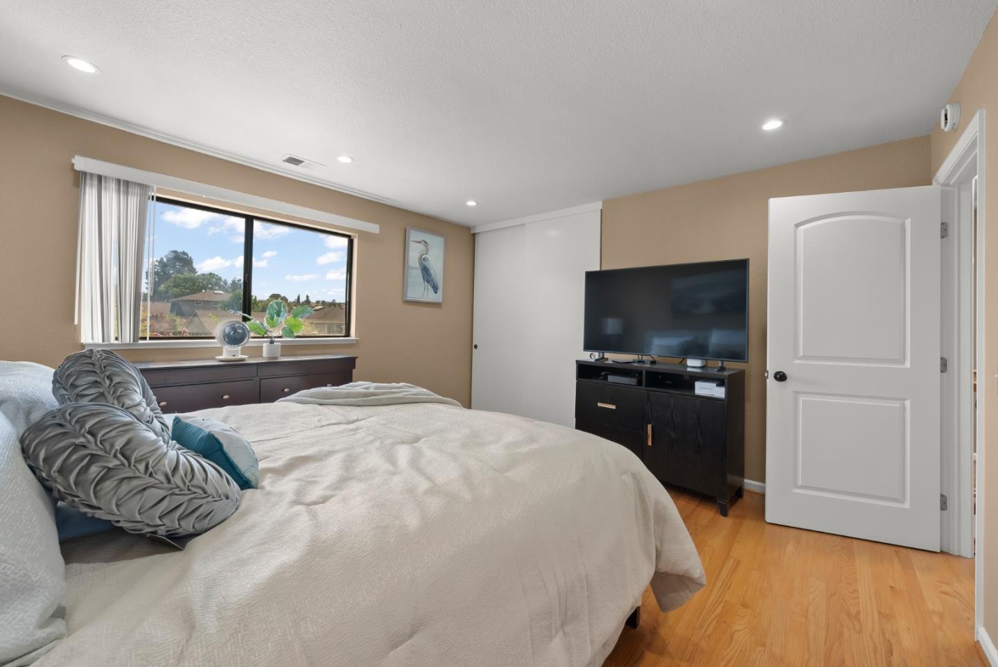 Detail Gallery Image 31 of 62 For 5274 Sunny Orchard Ln, San Jose,  CA 95135 - 4 Beds | 3 Baths